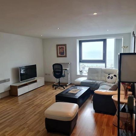 Stunning Waterfront Western Harbour Apartment エディンバラ エクステリア 写真