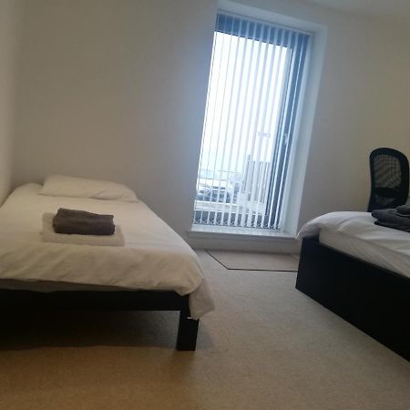 Stunning Waterfront Western Harbour Apartment エディンバラ エクステリア 写真