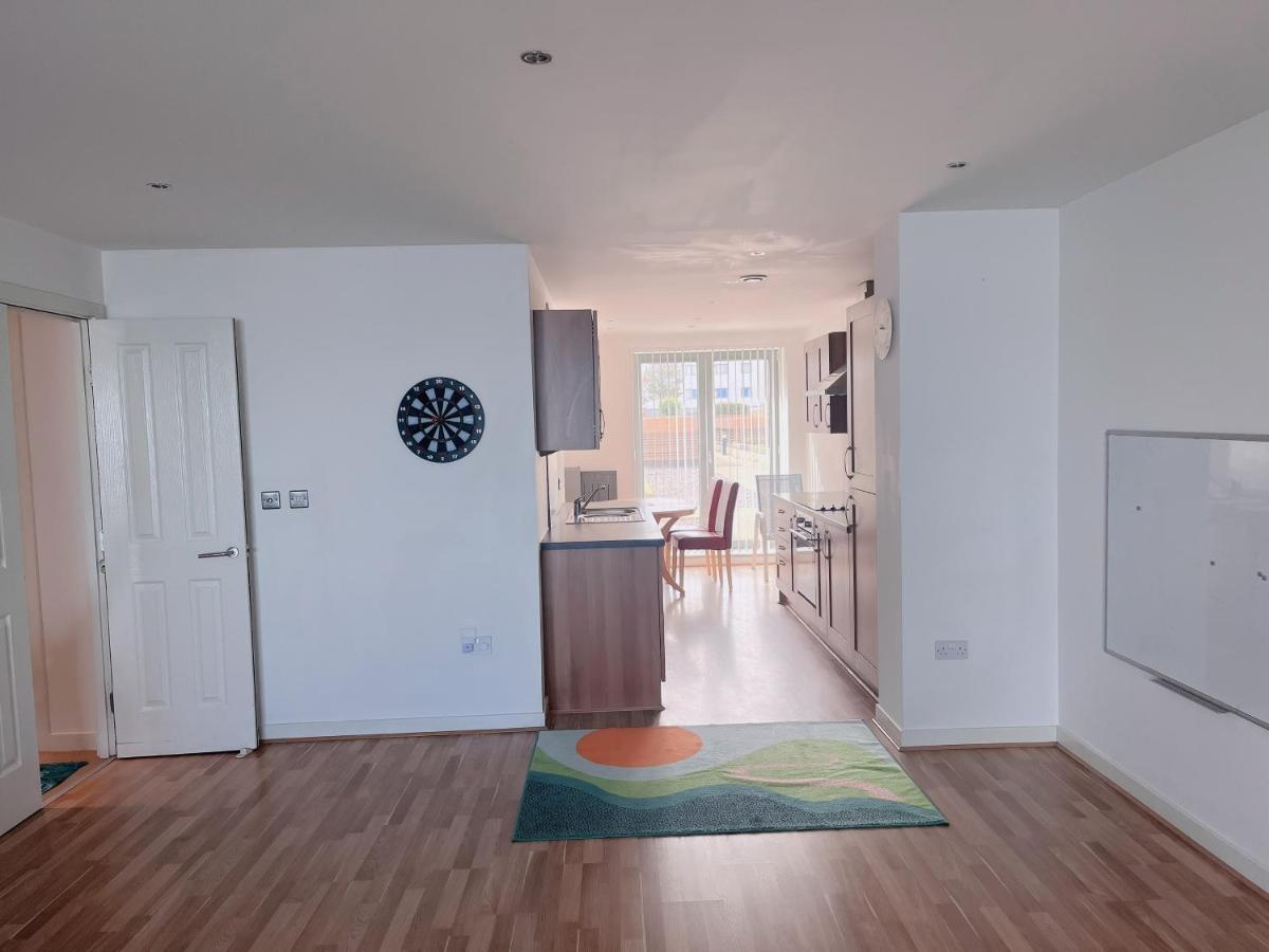 Stunning Waterfront Western Harbour Apartment エディンバラ エクステリア 写真