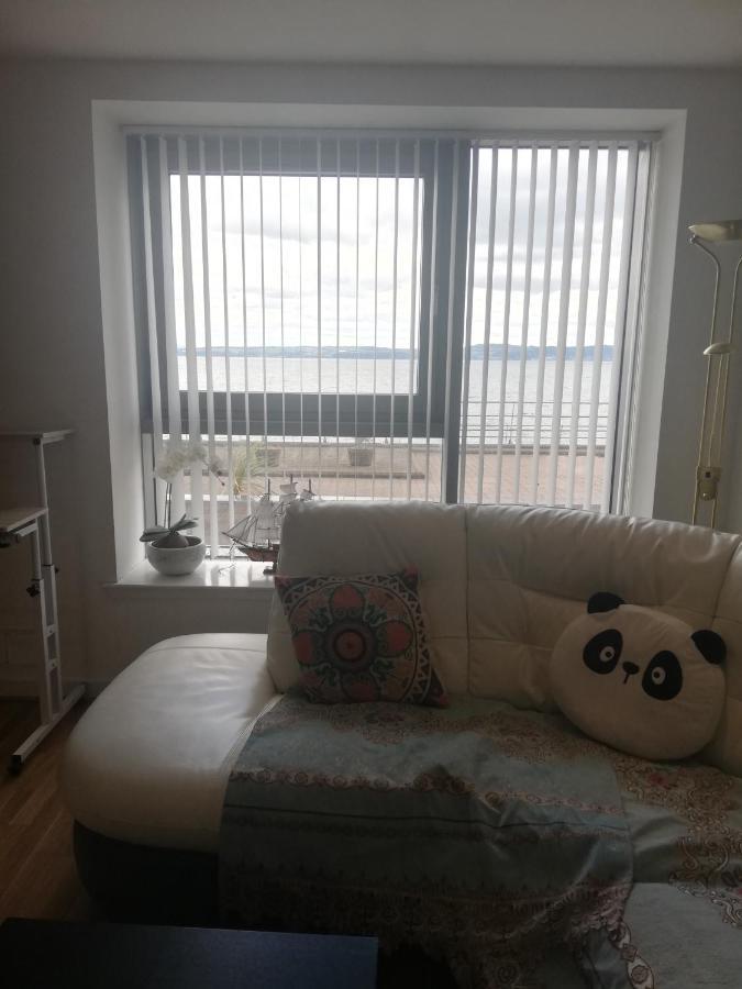 Stunning Waterfront Western Harbour Apartment エディンバラ エクステリア 写真