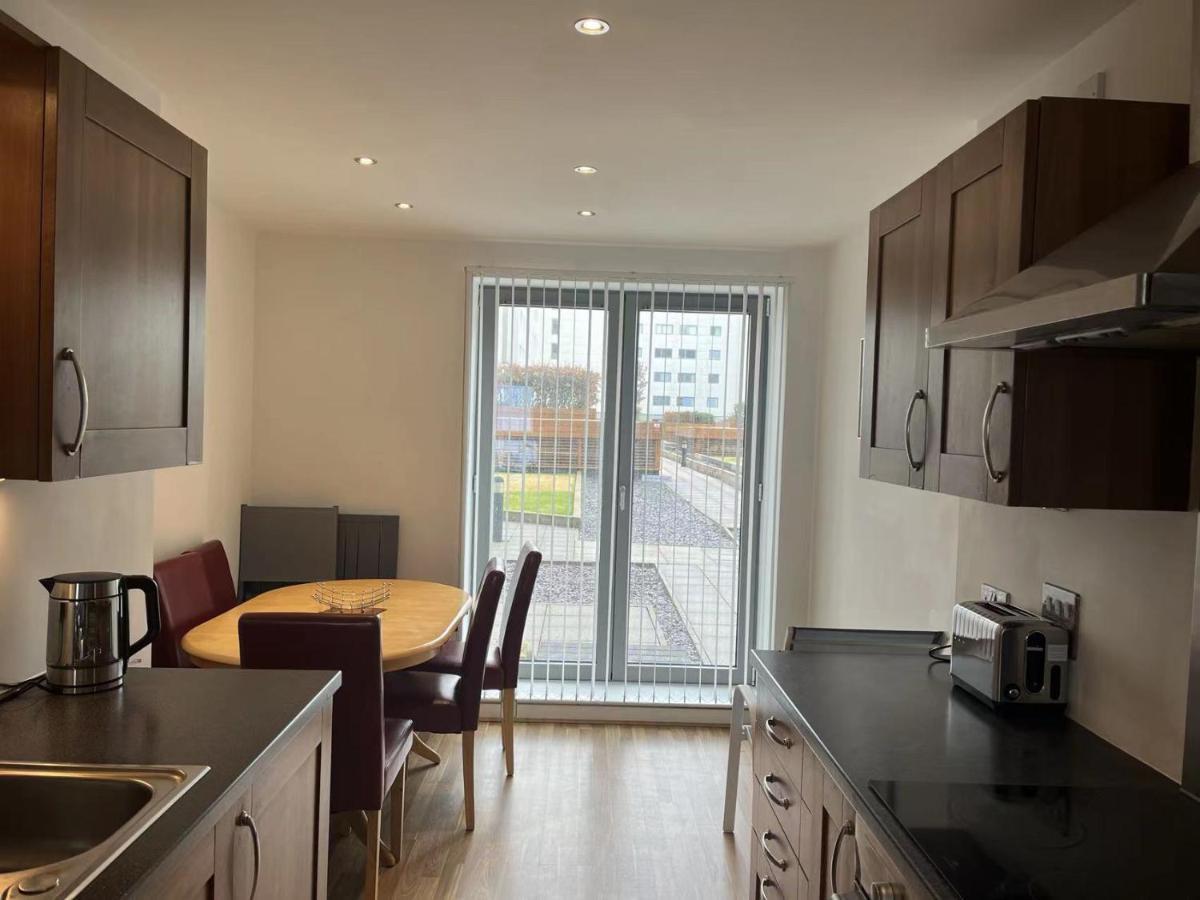 Stunning Waterfront Western Harbour Apartment エディンバラ エクステリア 写真