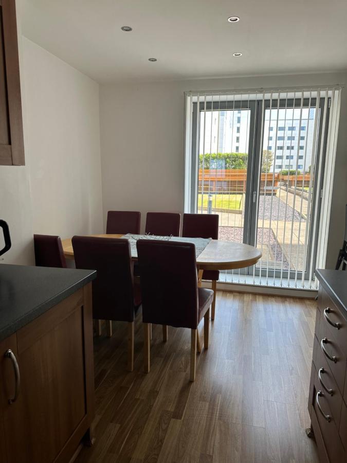 Stunning Waterfront Western Harbour Apartment エディンバラ エクステリア 写真