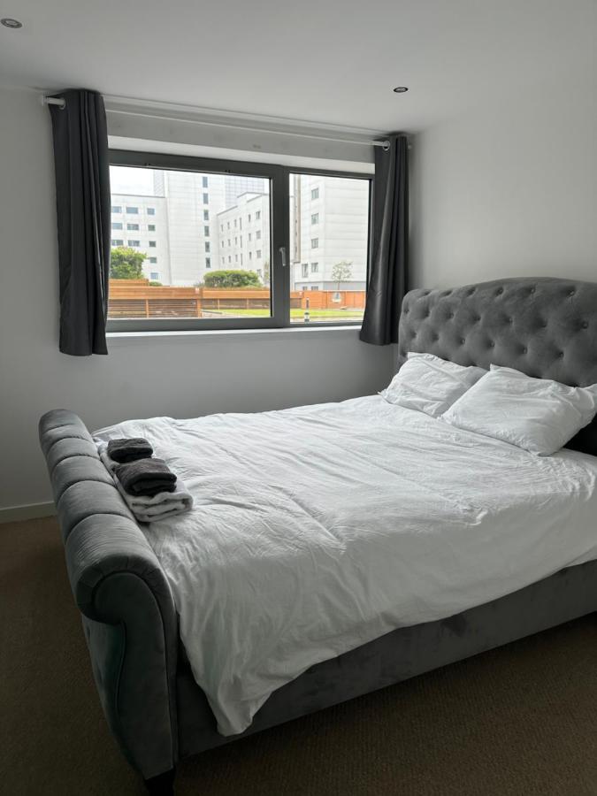Stunning Waterfront Western Harbour Apartment エディンバラ エクステリア 写真